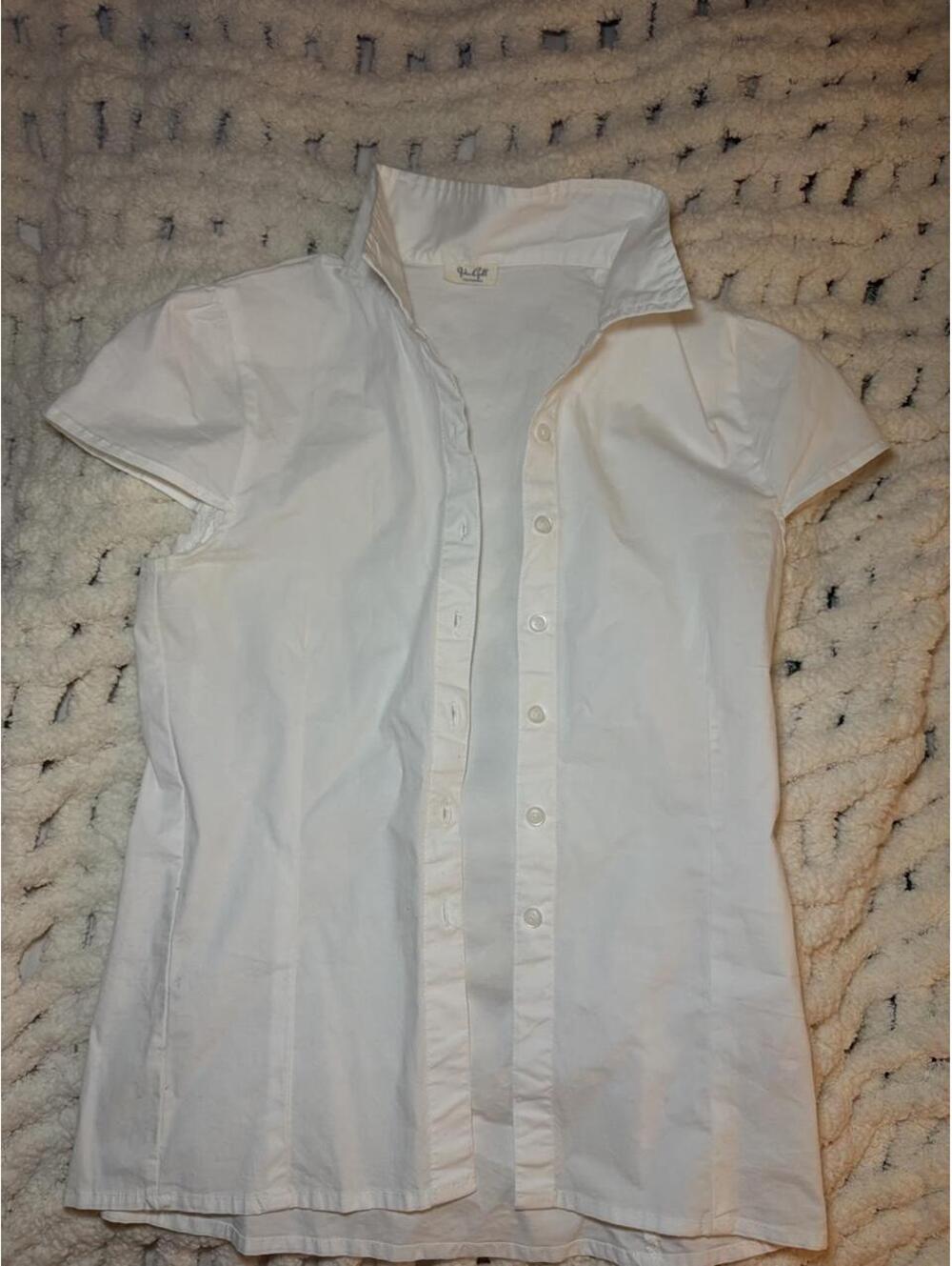 Brandy Melville Women's White Shirt